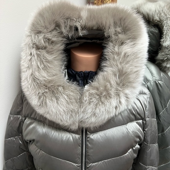 MAXIMILIAN silver fur coat - Picture 11 of 16